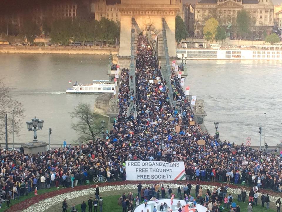 70 thousand protesters are marching the streets of Budapest at #istandwithCEU  