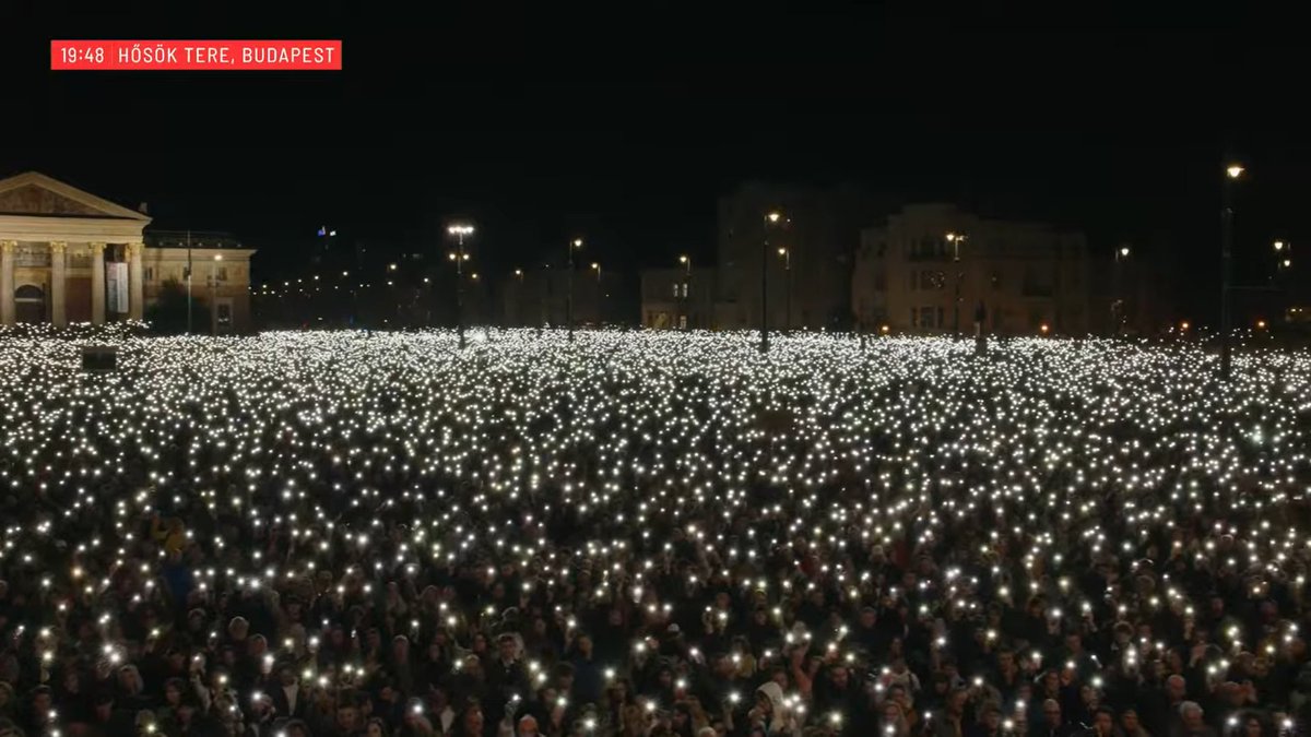 More than 50,000 people at a major protest against the Hungarian govt, organised by content creators and artists in Budapest this evening, following the child-abuse pardon scandal that led to President Katalin Novák's resignation