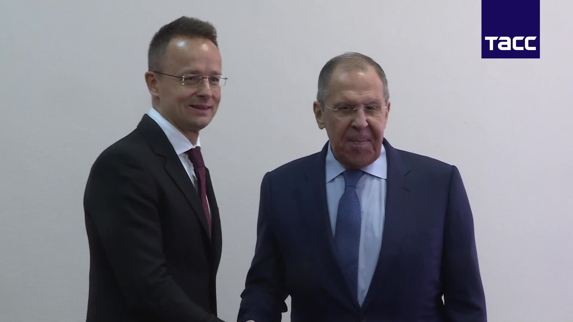 Lavrov holds talks with Hungarian Foreign Minister Szijjarto