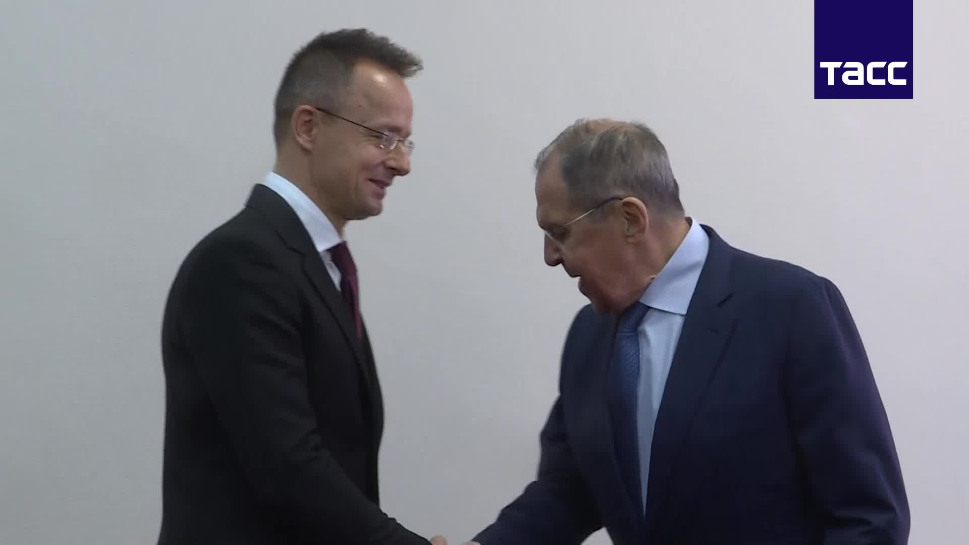 Lavrov holds talks with Hungarian Foreign Minister Szijjarto